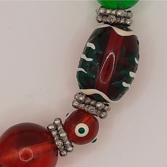 Christmas Glass Bead Bracelet - Picture 6 of 8